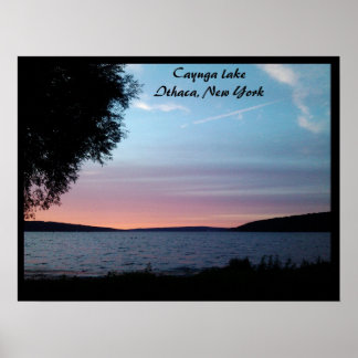 DUSK PÅ CAYUGA SJÖ POSTER