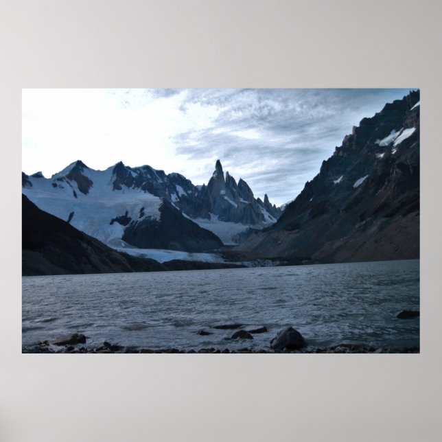 Dusk på Laguna Torre Poster (Framsidan)