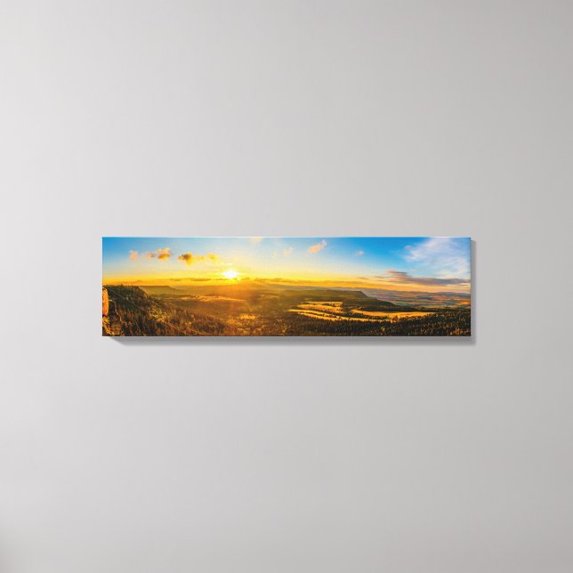 Dusk to Dawn Hillside View Panoramic Kanvastryck (Framsida)