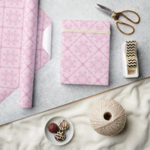 Dusky Ro Preppy in Rosa Diamond Tile Presentpapper