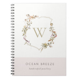 Dusky Rosa Wildblomme Vapensköld Monogram Anteckningsbok
