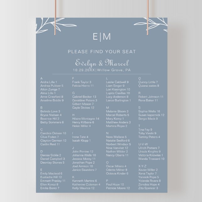 Dusty Blue Alphabetical Bröllop Seating Chart Poster (Skapare uppladdad)