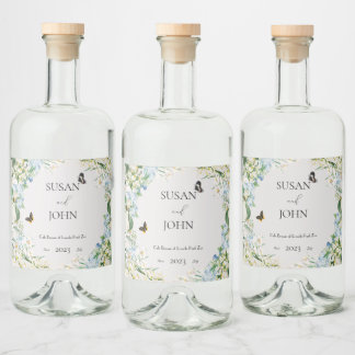 Dusty Blue and White Blommigt Bröllop Spritflaskor Etikett