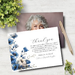 Dusty Blue and White Blommigt Photo Memorial Tack Kort