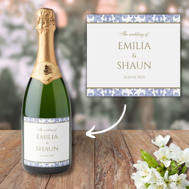 Dusty Blue and White Patternated Vintage-stil (Skapare uppladdad)