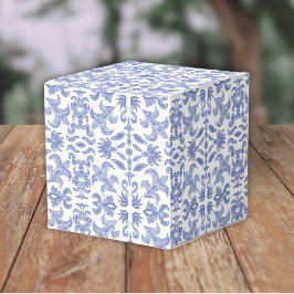 Dusty Blue and White Vintage Patterned Presentaskar
