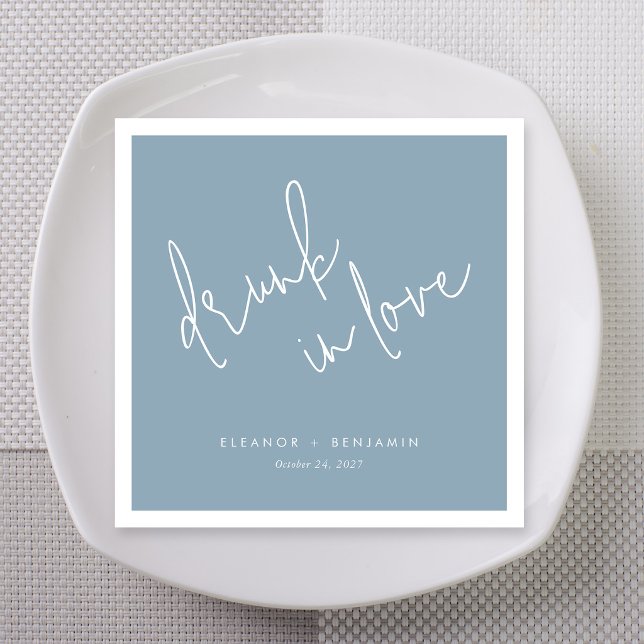 Dusty Blue Berusad i kärlek Bröllop Pappersservett (Dusty Blue Drunk in Love Personalized Wedding Napkins)