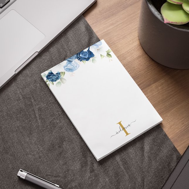 Dusty Blue Blommig Monogram Eukalyptus Script Namn Anteckningsblock (Dusty Blue Floral Monogram Script Notepad)