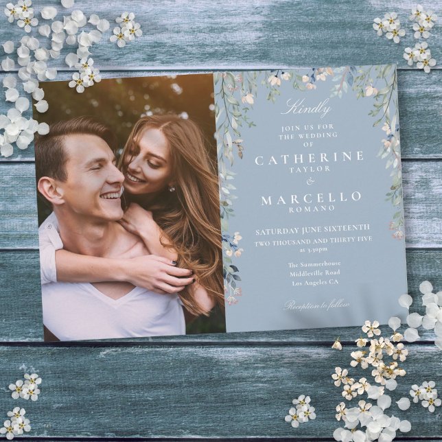 Dusty Blue Blommiga Vildblommor Foto Bröllop Inbjudningar (Dusty Blue Floral Wildflowers Photo Wedding Invitation)