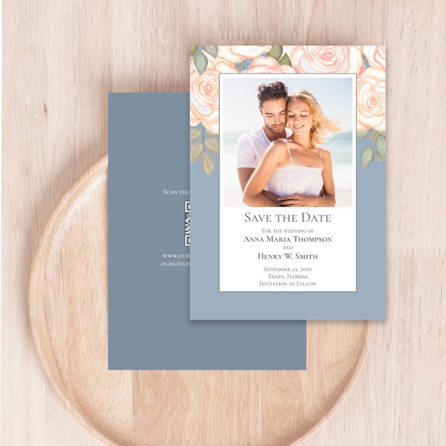 Dusty Blue Blommigt Bröllop spara datum Photo Inbjudningar (Dusty blue and blush pink floral save the date photo card.)