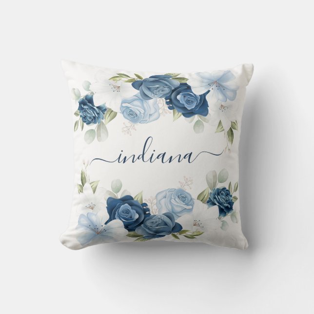 Dusty Blue Blommigt Elegant Monogram Kudde (Framsida)