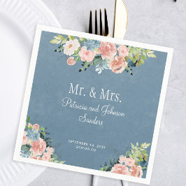 Dusty blue blommigt Mr & Mrs elegant script bröllo Pappersservett