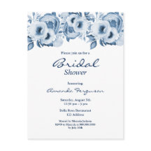 Dusty blue blommigts white inbjudningskort för möh