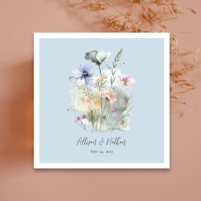 Dusty Blue Bröllop Napkins med  jaktblommor Pappersservett (Dusty Blue Wedding Napkins with Blush Wildflowers)