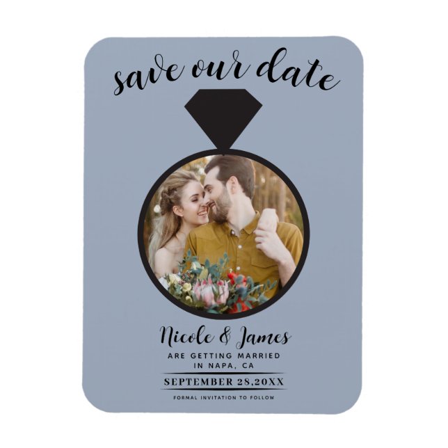 Dusty Blue Bröllop Ring Photo Save Date Magnet (Vertikal)