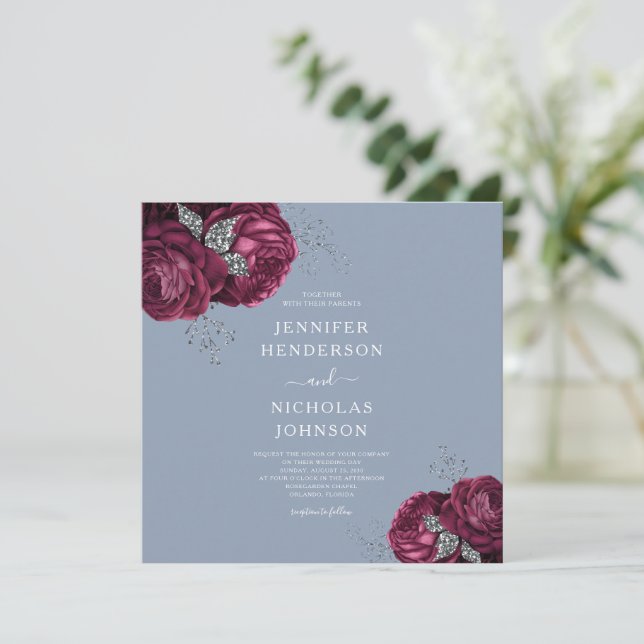 Dusty Blue Burgundy Peonies Elegant bröllop Inbjudningar (Stående Fram)