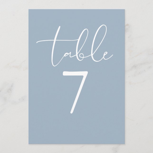 Dusty Blue Elegant Modern Script Table Number Inbjudningar (Framsida)