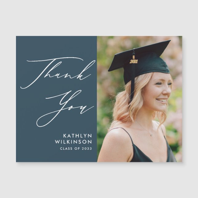 Dusty Blue Elegant Script Studenten Tack (Framsida)