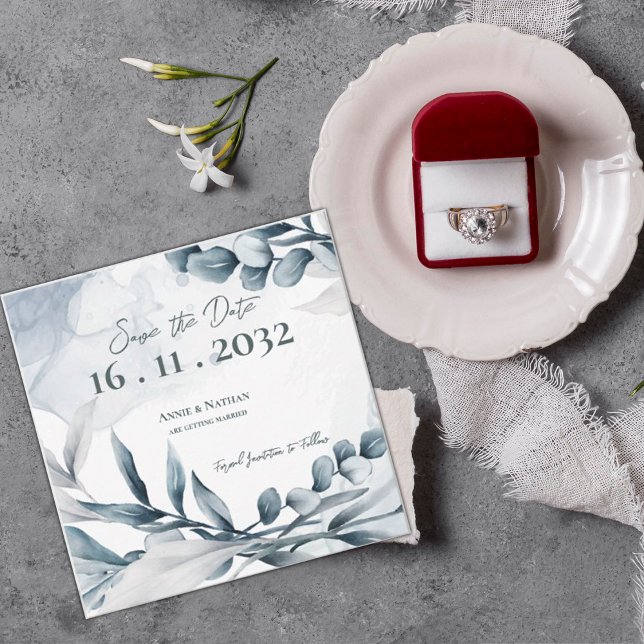 Dusty Blue Eucalyptus Löv Elegant bröllop Spara Datumet (Dusty Blue Eucalyptus Leaves Elegant Wedding Save The Date)