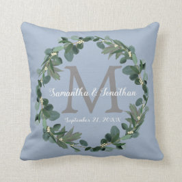 Dusty Blue Eucalyptus Monogram Bröllop Keepsaky Kudde