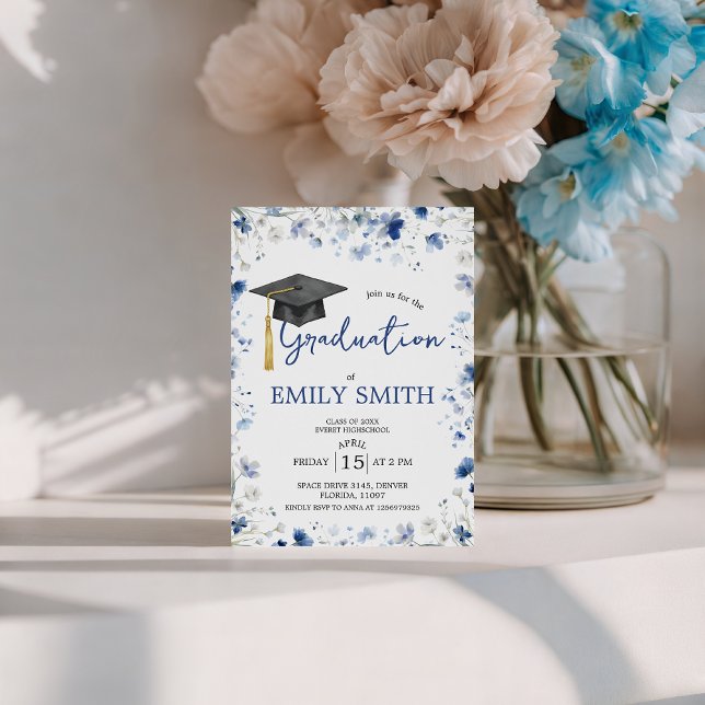 Dusty Blue Floral Graduation Party Invite Inbjudningar (Skapare uppladdad)