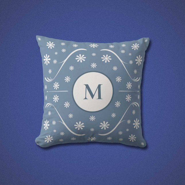 Dusty Blue Flower Power Monogram Pillow Kudde (Dusty Blue Flower Power Monogram Pillow)