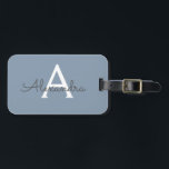 Dusty Blue Minimalist Modern Monogram-Elegant Bagagebricka<br><div class="desc">Vi presenterar vår moderna moderna monogramsamling för Dusty Blue - Elegant Samla stil med underskattad sofistikering och tidlös charm. Vår samling har minimalistisk design i en lugnande blått nyans, förbättrad med monogram för elegant som är skräddarsydda efter din personliga smak. Från raffinerat kontorsmaterial till mångsidiga tillbehör är varje biet i...</div>