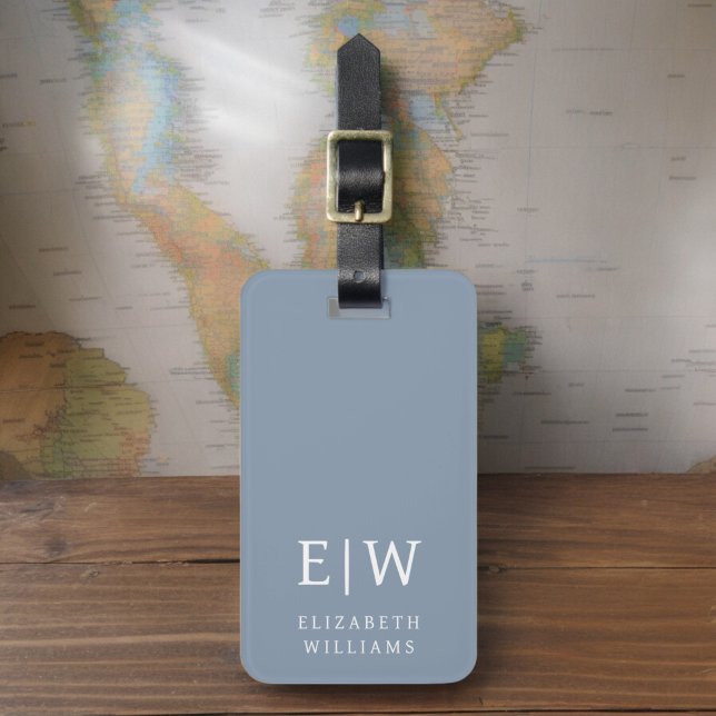Dusty Blue Modern Monogram - minimalistisk Bagagebricka (Skapare uppladdad)