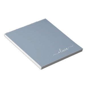 Dusty Blue Modern Script Elegant Monogram Namn Anteckningsblock