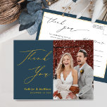 Dusty Blue Modern Script Simple Bröllop Tack Vykort<br><div class="desc">Dusty Blue Elegant Guld Script Modern Photo Minimalist Bröllop Tack Postcard. Visa hur tacksam du är för dina vänner och din familj som gjorde bröllop till extra speciell med detta vackra fototackkort från bröllop. Alla texterna är i förväg ordnade så att du enkelt och snabbt kan anpassa dig till din...</div>