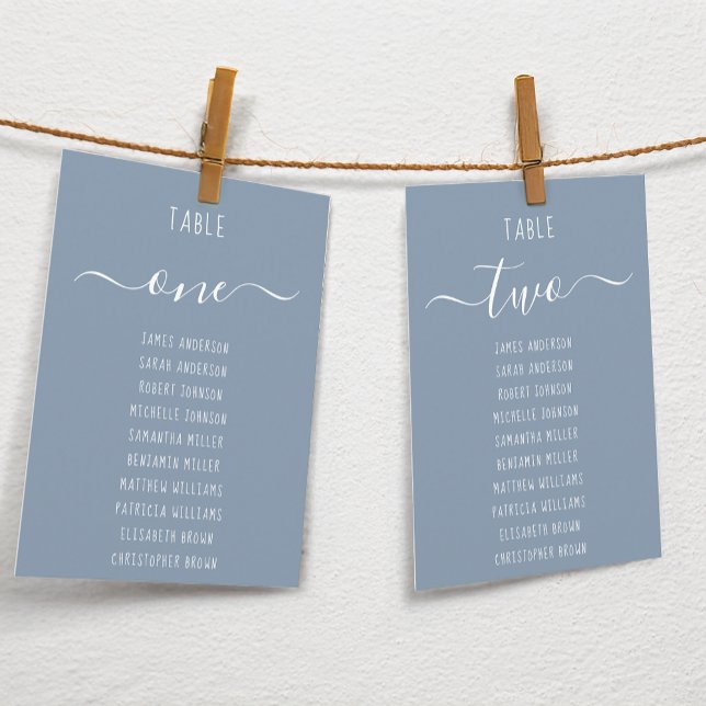 Dusty Blue Modern White Script Seating Chart Card (Skapare uppladdad)