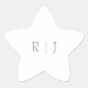 Dusty Blue Monogram Initialer Minimal Bröllop Stjärnformat Klistermärke