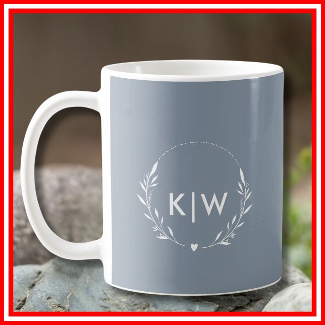 Dusty Blue och Vit | Modern Initialer Monogram Kaffemugg (Dusty Blue and White | Modern Initials Monogram Coffee Mug)