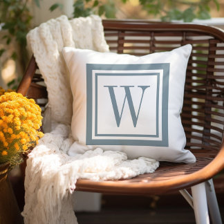 Dusty Blue och White Classic Square Monogram Kudde
