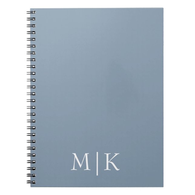 Dusty Blue och White | Modern monogram Anteckningsbok (Framsidan)