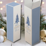 Dusty Blue Pagoda Julgran, Värdinna-gåva, Presentask För Vinflaska<br><div class="desc">Blått Pagoda Julgran Presentask för Vinflaska Gör dina gåvor från helgdag till extra speciella med vår blå Pagoda Julgran Presentask för Vinflaska. Med vår elegant blå pagoda Julgran och det festliga budskapet "God jul, Gott nytt år, " kan den här lådan vara personlig med ditt namn, skapar den till en...</div>