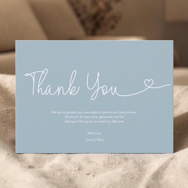Dusty Blue Pojke Babyshower Manus Skript Hjarta  Tack Kort (Baby shower, modern script, heart design blue theme)