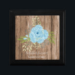 Dusty Blue Ro NewlyWeds Bröllop Gift Personal Minnesask<br><div class="desc">Lägg till din egen text som du vill för att anpassa den här fantastiska illustrationen av blått ro. Idealisk presentartikel för nyfödda för vänner.</div>