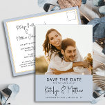 Dusty Blue Roligt Script Modern Photo Bröllop Meddelande Vykort<br><div class="desc">Dusty Blue Roligt Script Modern Photo Minimalist Bröllop spara datum-meddelande - vykort. Låt er familj, vänner och kolleger veta att ni har fastställt ett datum för ert bröllop firande med detta elegant, snyggt och det moderna bröllop spara datum-inbjudan. Alla texterna är i förväg ordnade så att du enkelt och snabbt...</div>