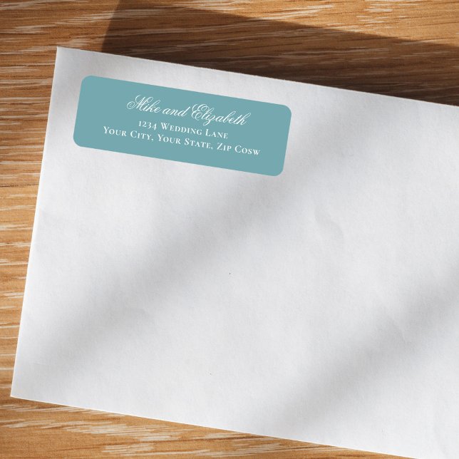 Dusty Blue Script Names Wedding Address Returadress Etikett (Dusty blue script wedding return address label on white envelope mockup)