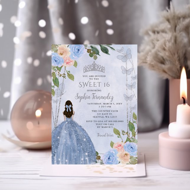 Dusty Blue Silver Blommigt Princess Sweet 16 Inbjudningar (Dusty Blue Silver Floral Princess Sweet 16 Invitation)