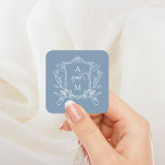 Dusty Blue Vintage Vapensköld Bröllop Fyrkantigt Klistermärke<br><div class="desc">Den här vackra designen är en del av en underbar samling! Innehåller en känslig vintage ram och elegant text.</div>
