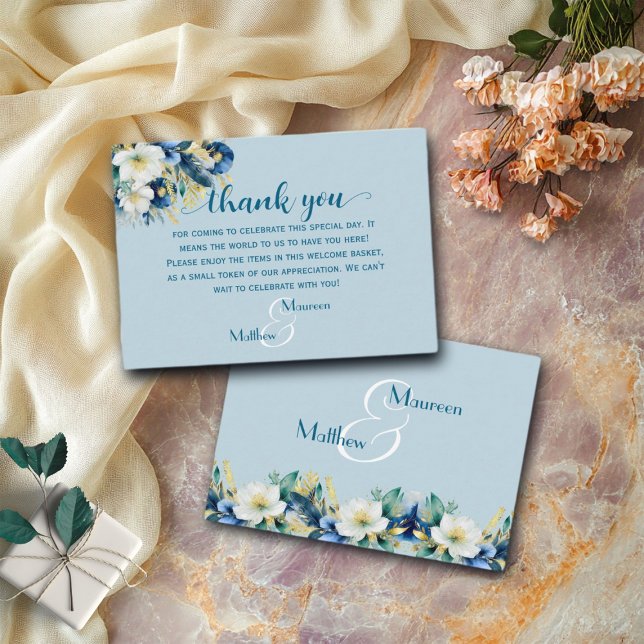 Dusty Blue Welcome Gift Bag & Basket Place Card Tilläggskort (Skapare uppladdad)