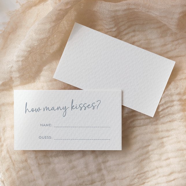Dusty Blue & White Minimal hur många Kisses-spel Tilläggskort (Skapare uppladdad)