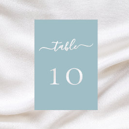 Dusty Blue white script bordsnummer kort för bröll