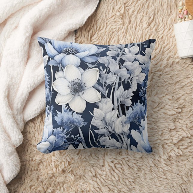 Dusty Blue White Winter Flowers Navy Kudde (Filt)