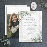 Dusty Botanical Greenery Guld Photo Bröllop Inbjudningar<br><div class="desc">Skapa perfektens bröllopsinbjudan med det här trendiget dammiga blå eukalyptus botaniska och faux greenery-vattenfärgsdesign för guld, med en faux Carrera marble bakgrund, handskrivet manustypografi och faux guld stoft. Baksidan av inbjudan innehåller ditt favoritfoto på förlovningen. Kontaktdesigner för matchande produkter. Tack så mycket för att ni stöder vårt småföretag. Vi uppskattar...</div>