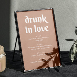 Dusty Peach Beige Bröllop Pub Sign | Drunk i Kärle Poster