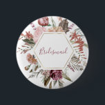 Dusty Ro Bridesmaid Button Knapp<br><div class="desc">Den här tidslättsliga,  romantiska designen har en blommigt bukett med mjukt färg och botaniska accenter. Du kan redigera alla aspekter av den här designen (teckensnitt,  storlek text eller blommigtens accenter flyttat/tas bort) för att passa dina behov. Kontakta mig om du behöver hjälp med den här designen</div>