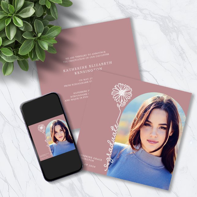 Dusty Ro Handskriftlig Blommigt Photo Studenten Inbjudningar (Dusty Rose Handwritten Floral Photo Graduation Square Invitation Announcement with Digital Download)